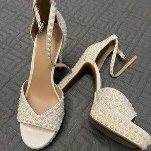 INC (Macy’s) Pearl Platform Shoe; size 8